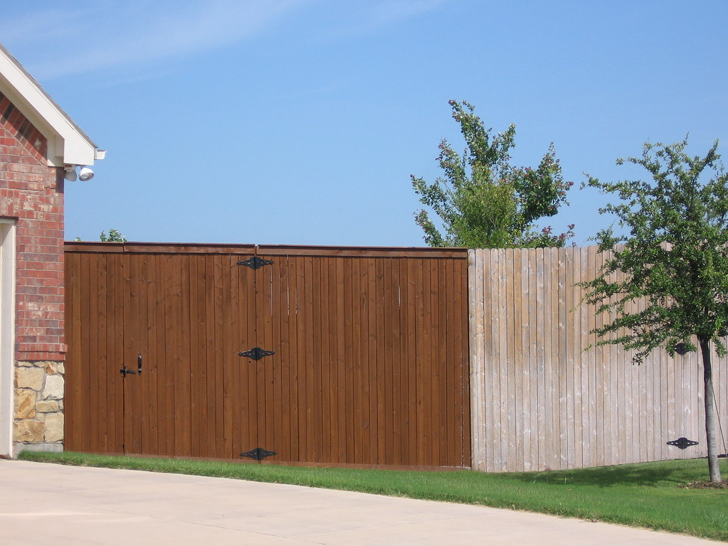 Wood Defender Stain, Sable Brown RIF fence stain & resto… Flickr