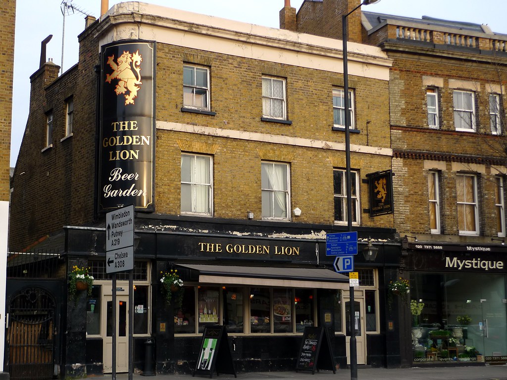 Golden Lion, Fulham, SW6 What looks like a locals' pub on … Flickr