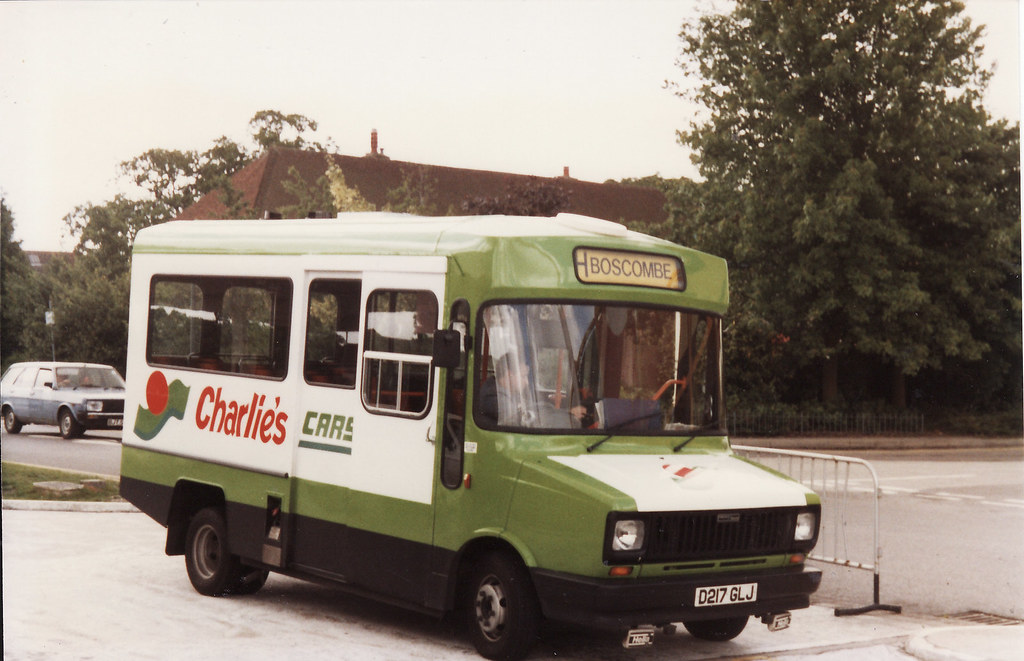 CHARLIES CARS D217GLJ BUSVIEWS1988 Flickr