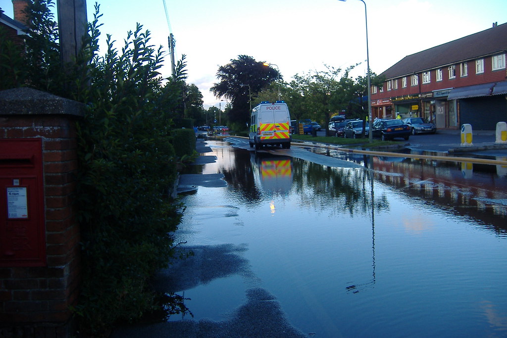 Chobham Flood Chertsey Road The major flood in the centr… Flickr