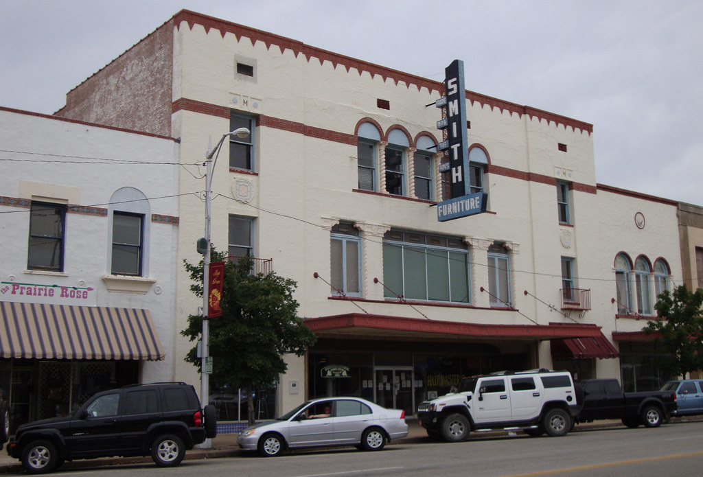 Old Paris Furniture Store (Ponca City, Oklahoma) Located a… Flickr