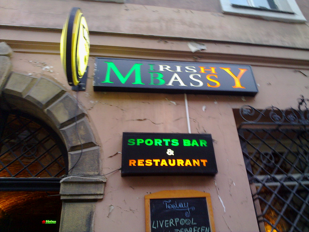 Irish pub in Kraków Chiva Congelado Flickr