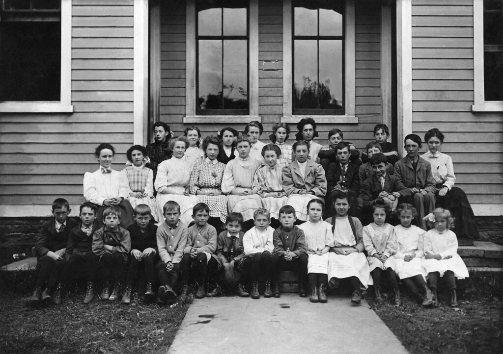 Bovina Center School (District 4) class 1909 Row 1 LeRoy … Flickr