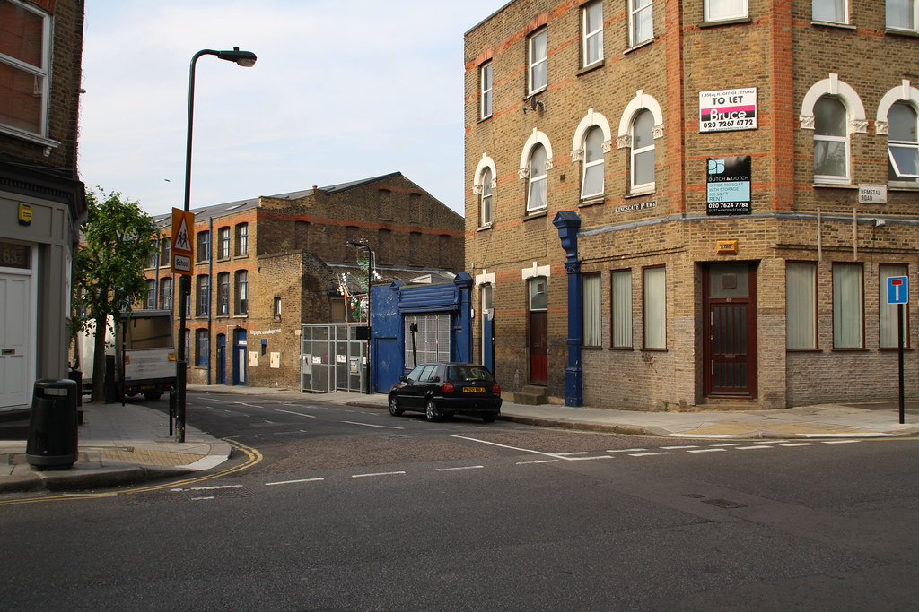 Kingsgate Road, NW6 At the end of Lowfield Road I crossed … Flickr