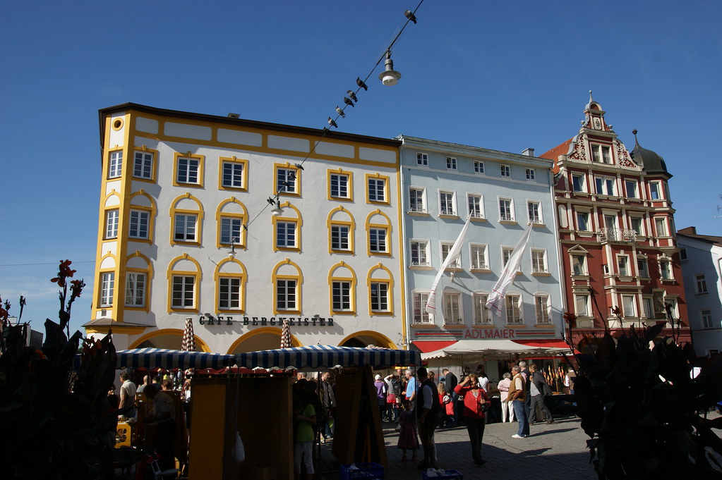 20091004 Rosenheim 020 MaxJosefsPlatz Allie_Caulfield Flickr