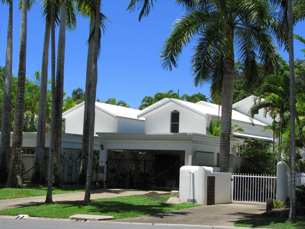 White Roofs Private houses near Four Mile Beach, Port Doug