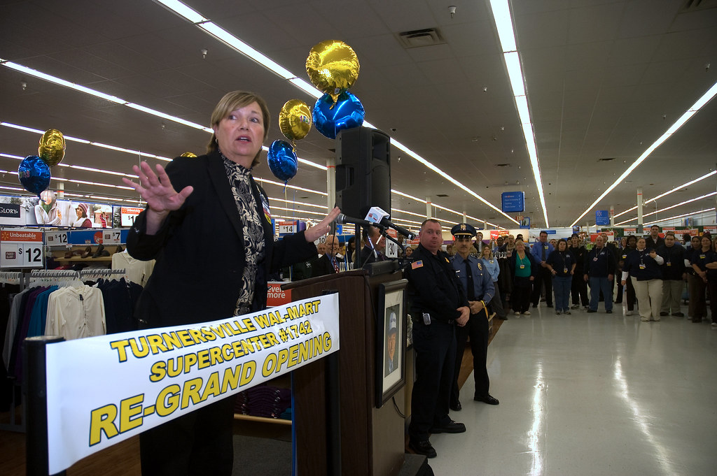 Walmart 1742, Turnersville, NJ Grand Reopening, 11/4/2009 Flickr