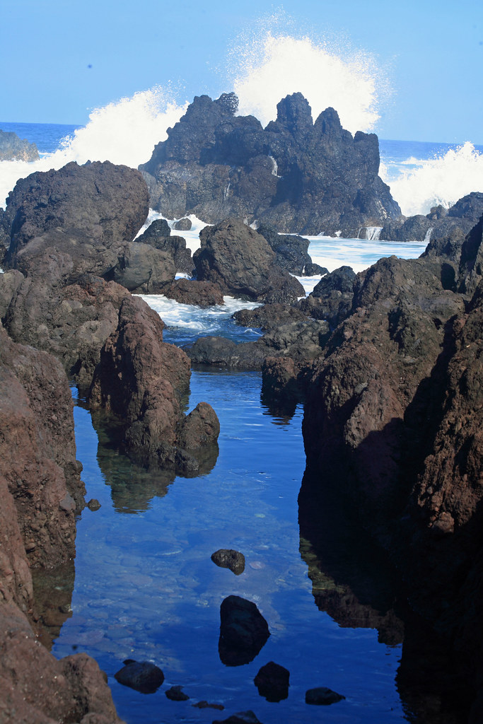 Watching the heavy surf pound Laupahoehoe Point Frank Kovalchek Flickr