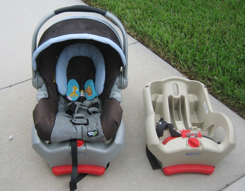 Graco Safeseat w/ 2 bases silblech Flickr