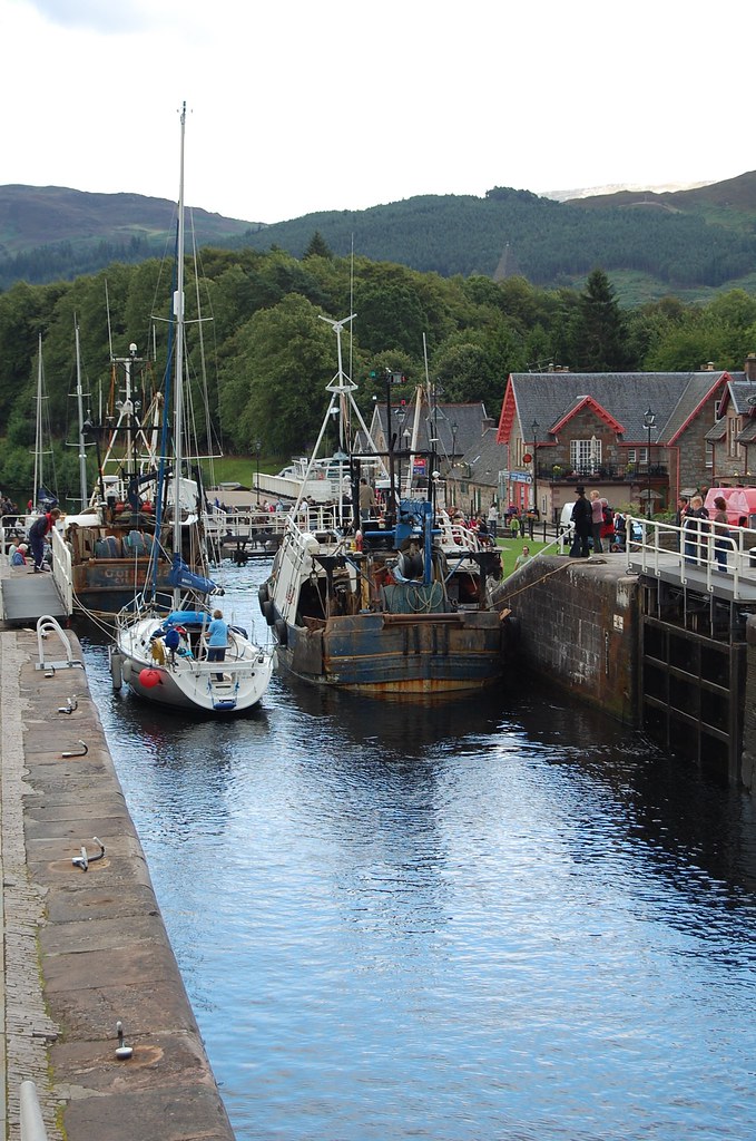 Fort Augustus Boats on the Caladonian canal, Fort Augustus… Julia