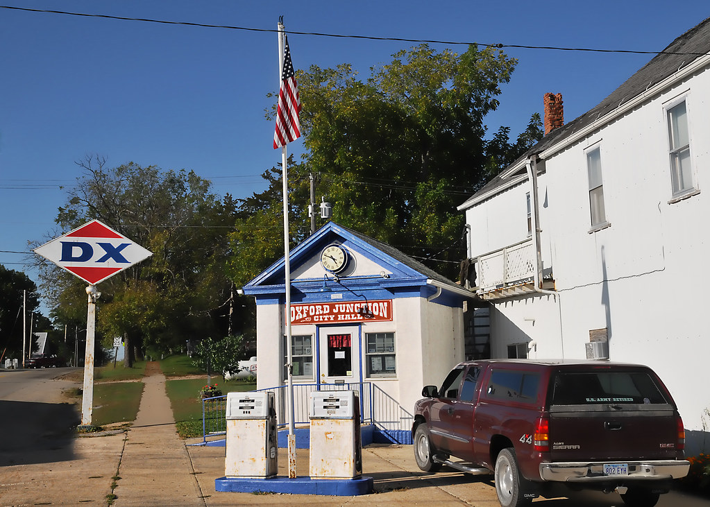 DX Now the Oxford Junction, Iowa City Hall. At least they … Flickr