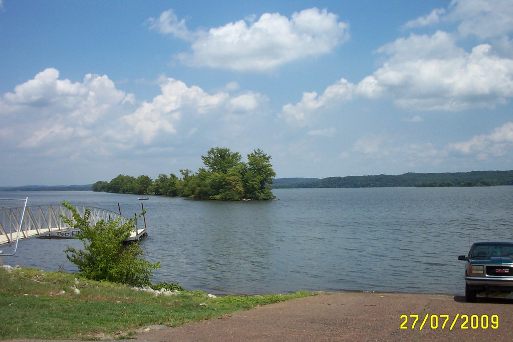 Boat ramp on TN River Boat ramp on TN river just yards fro… Flickr