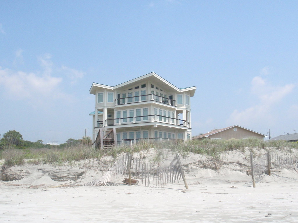 House on Folly Beach Folly Beach at the county park. Folly… Flickr