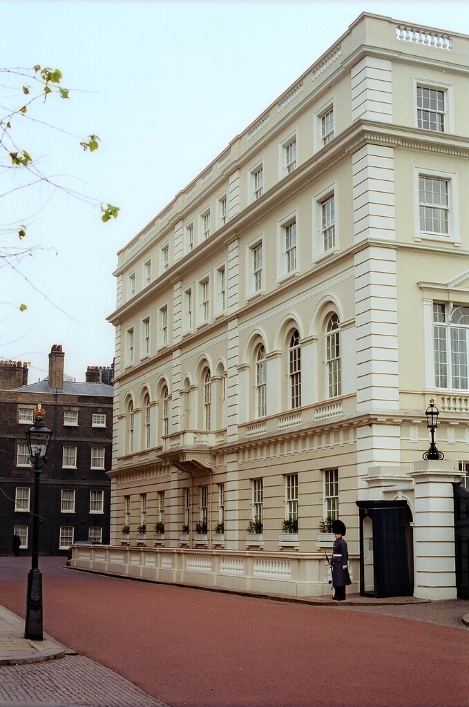 .193. //60/1k/1,098/3.f Clarence House by John Nash, Lon… Flickr