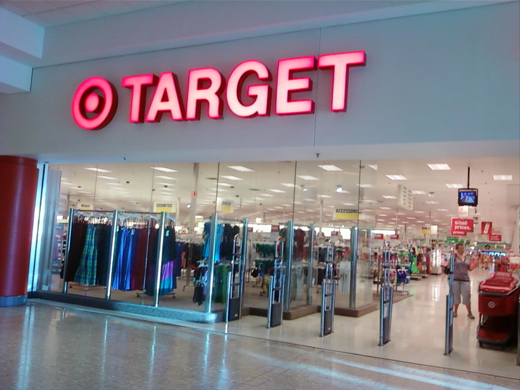 Target Southridge Mall Des Moines, Iowa Mall Entrance a photo