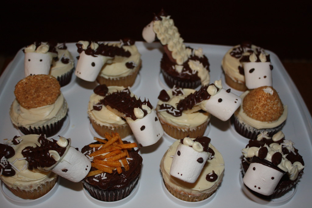 Horse cupcakes Horse Cupcakes inspired by Hello Cupcake! Sweet Jane Bakery Flickr