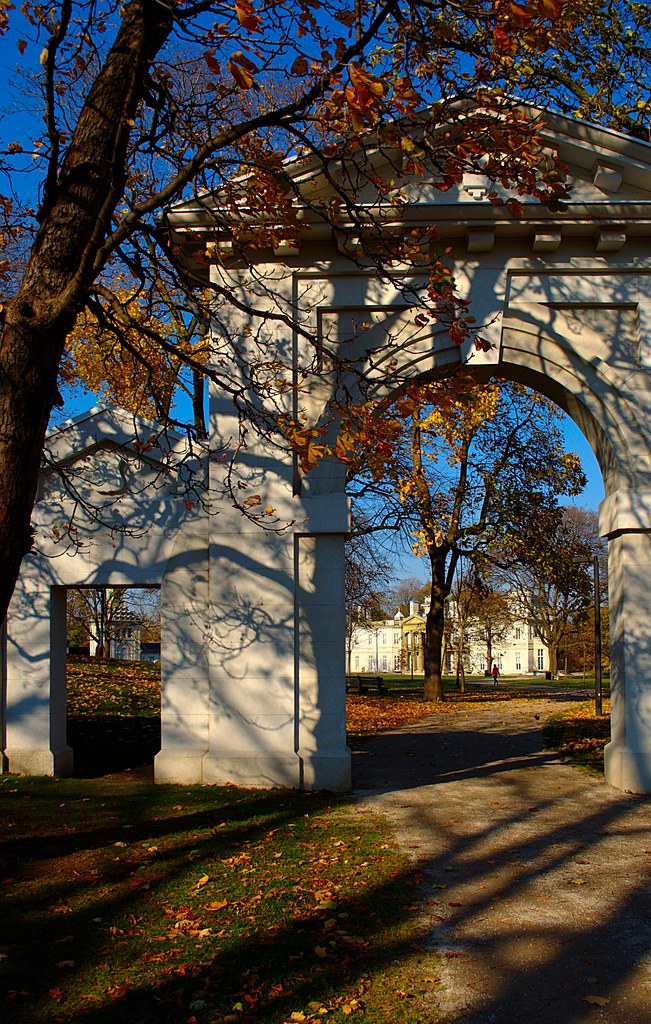 Dundurn Dundurn Castle, Hamilton, Canada Ian Muttoo Flickr