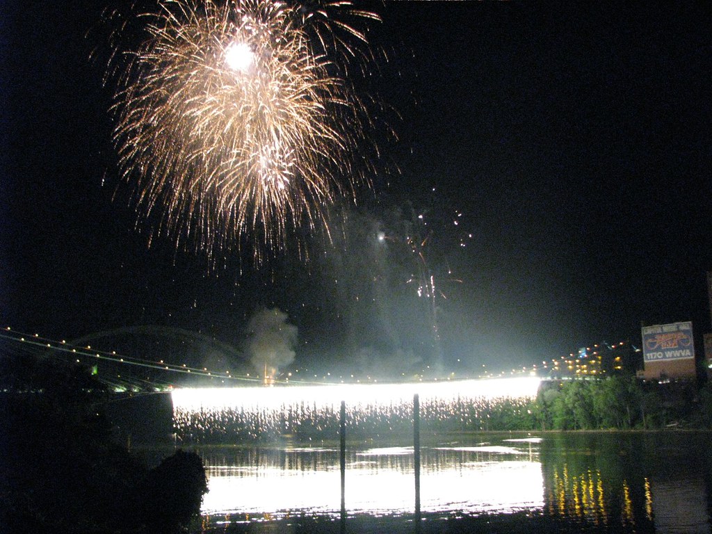 Wheeling WV Fireworks Wheeling WV Fireworks July 4 2009 as… Flickr