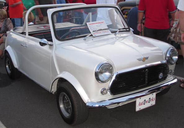 ooooohhhhh an old MINI! Leland Under the Lights car show Flickr