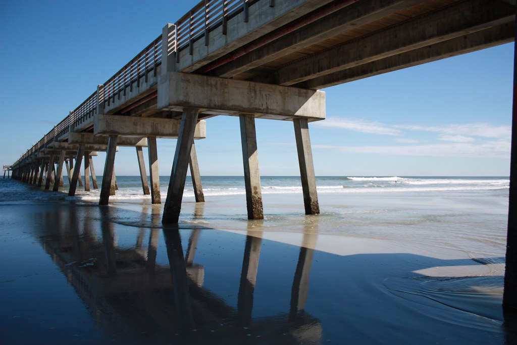 Florida Jax Pier Taken at Jax pier during low tide. Phot… Flickr