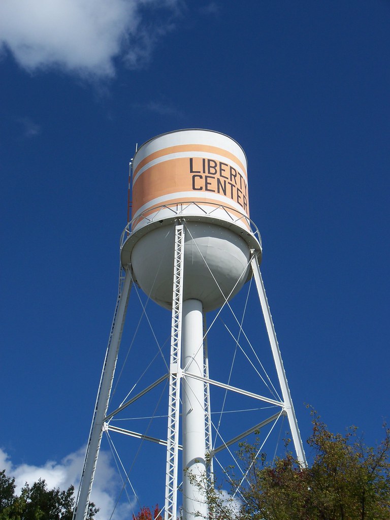 OH Liberty Center Water Tower Water tower in Liberty Cen… Flickr