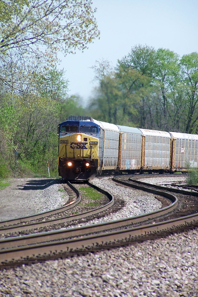 Shenandoah Junction, WV A CSX freight makes its way throug… Flickr