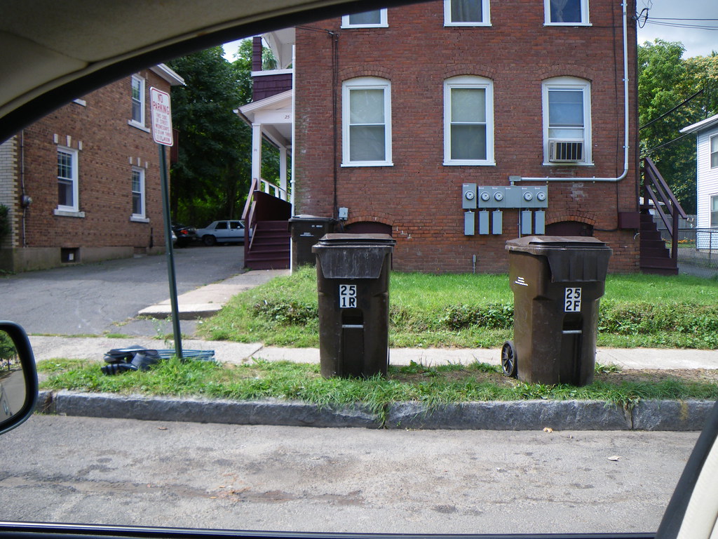 Middletown, CT trash DVD Hotchkiss 25 MIddletown, CT Trash… Flickr