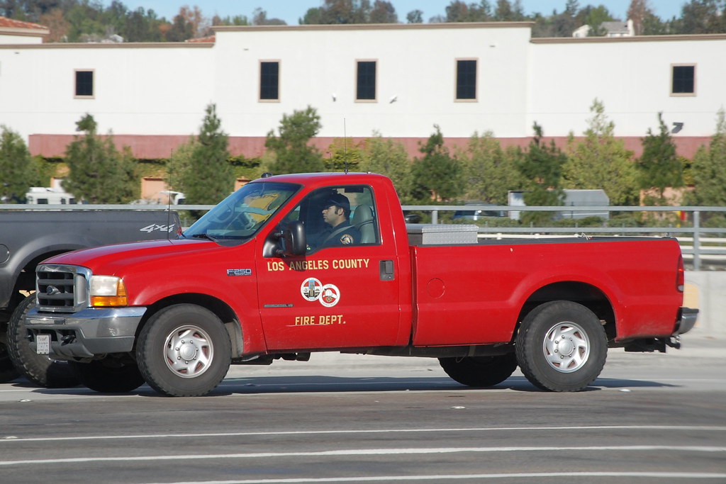 LOS ANGELES COUNTY FIRE DEPARTMENT (LACoFD) FORD PICKUP TRUCK a