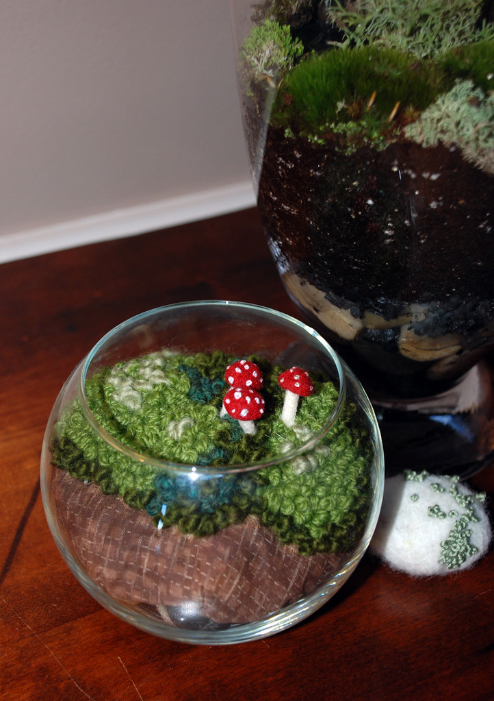 Faux and real moss gardens Faux embroidered moss with felt… Flickr