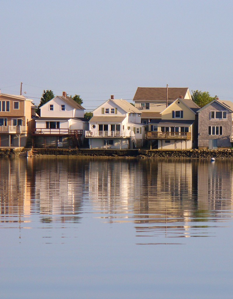Gull Cove Gull Cove in Portsmouth RI, from our Kayaks. Drumm3 Flickr