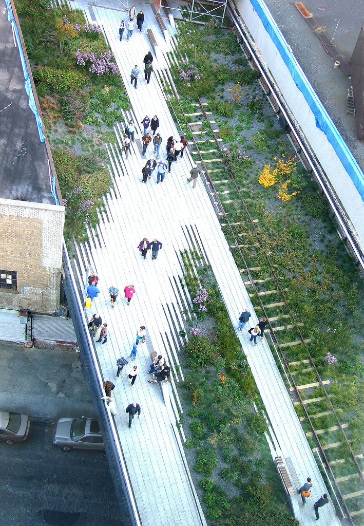 D943 new HighLine Park viewed from the Standard hotel © Flickr