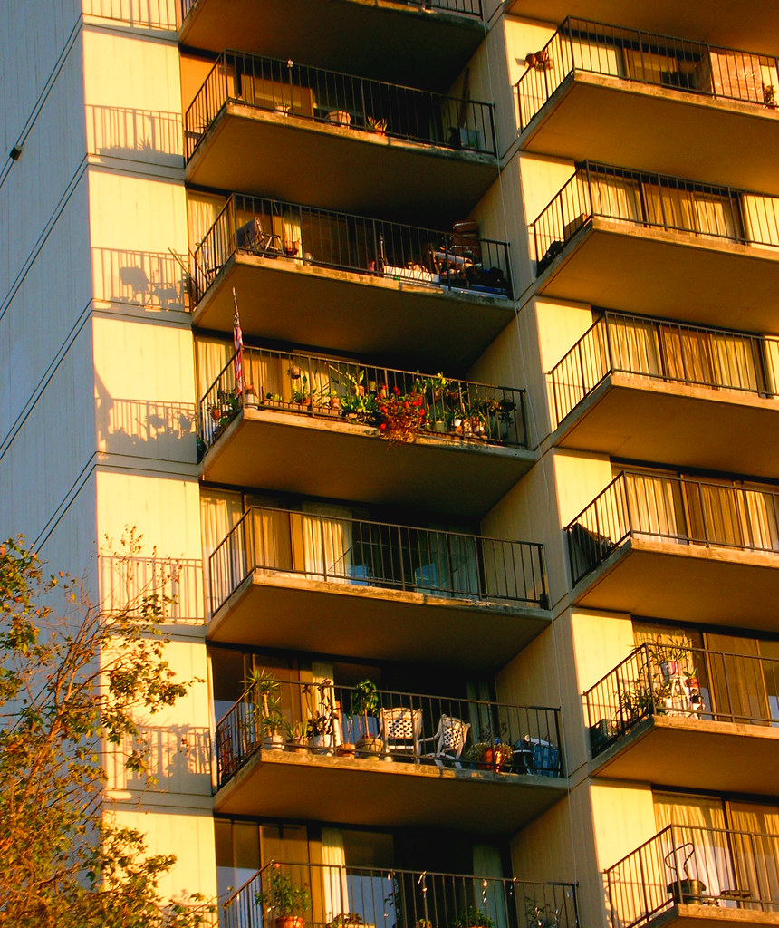 Balconies Apartment building near Lake Merritt in Oakland.… Flickr