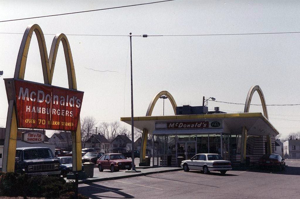Vintage original McDonald's restaurant, Collinwood, Clevel… Flickr