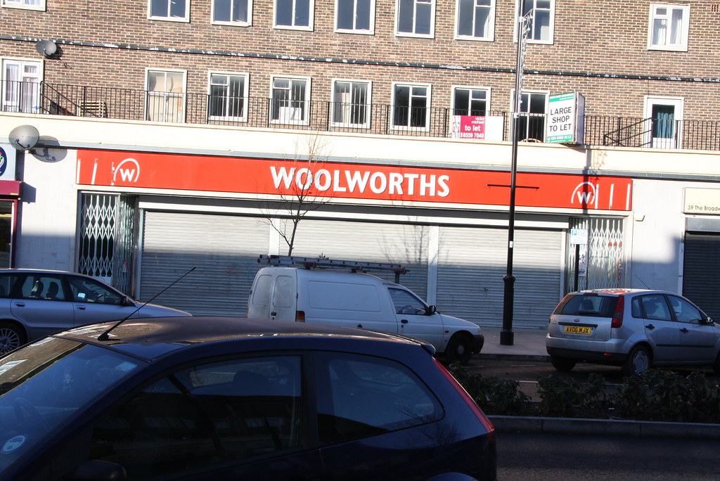 Woolworths Debden Estate Woolworths Debden Estate (sto… Flickr