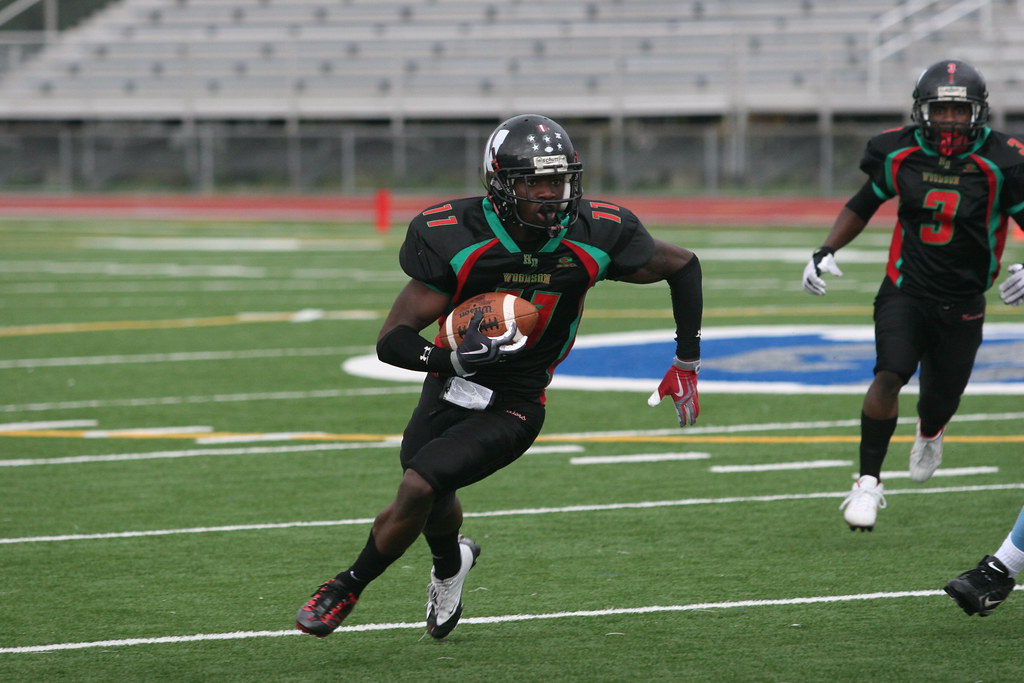 HD Woodson High School Football 1025 Nicholas Welsh Photo… Flickr