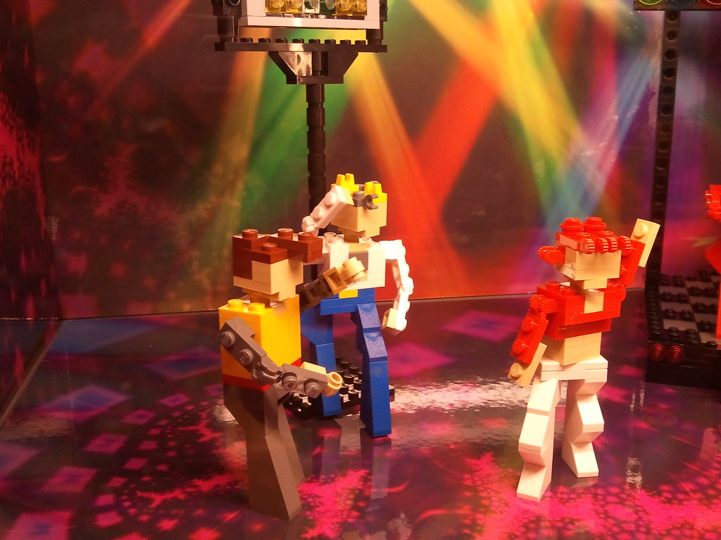 LEGO store diorama Concert crowd Taken at the South Coast… Flickr