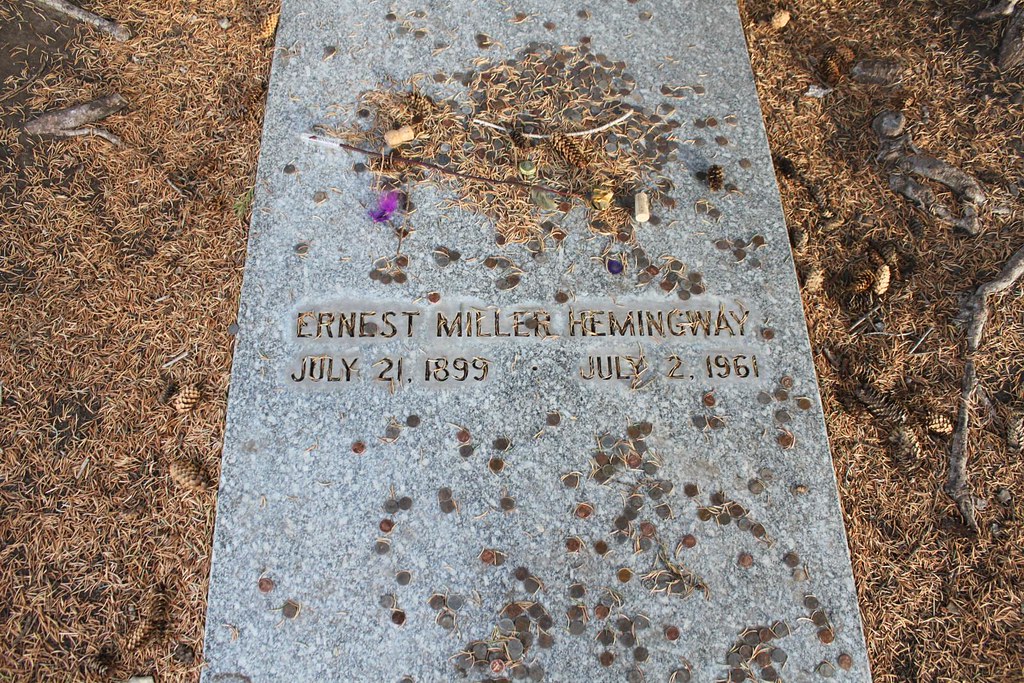 Ernest Hemingway's grave Hemingway came to Sun Valley in t… Flickr