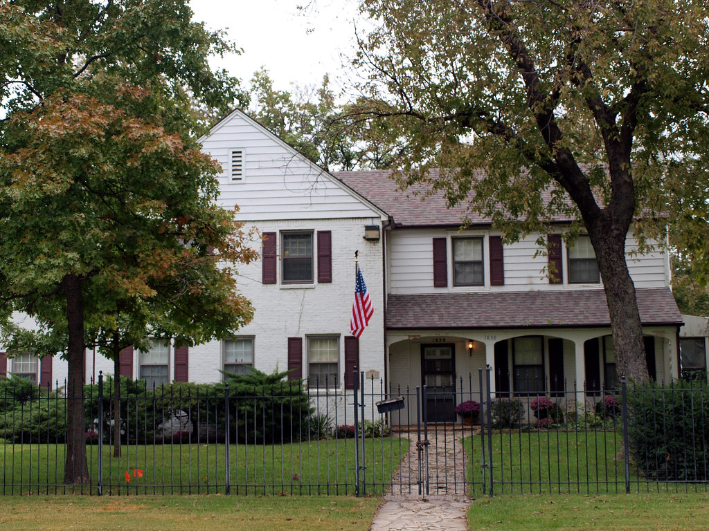 Benjamin House Benjamin House at 1838 Wellington Place in … Flickr