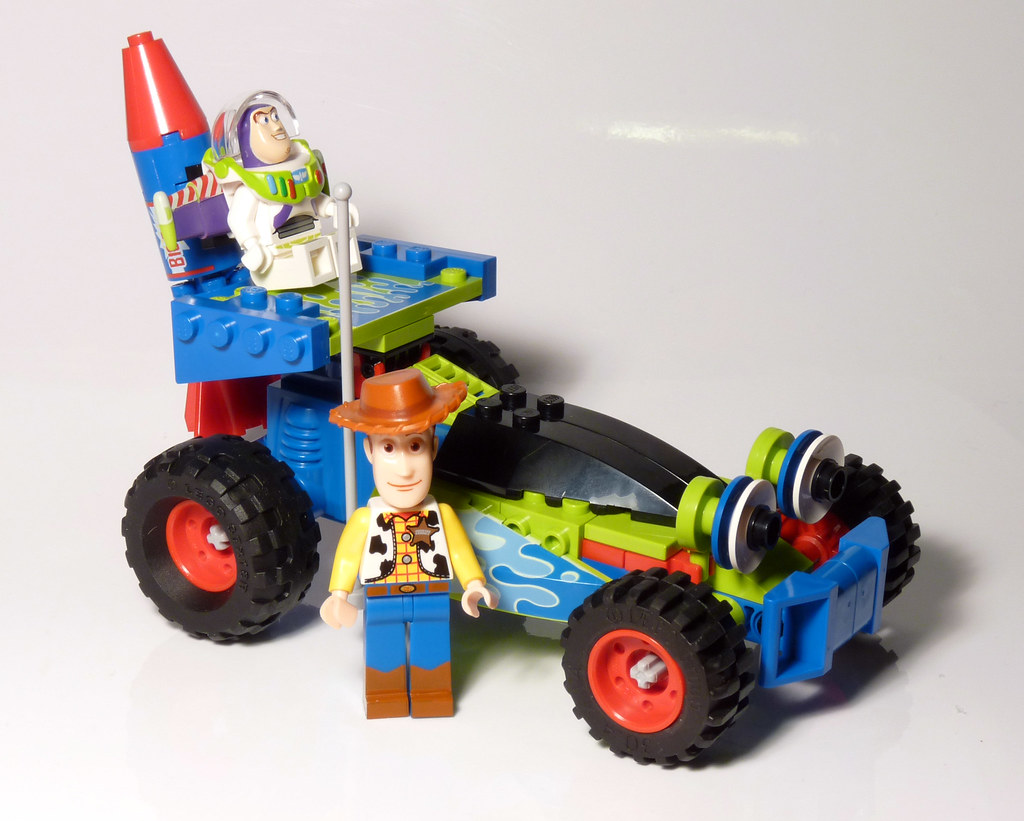 Lego Toy Story Woody And Buzz To The Rescue Amazon