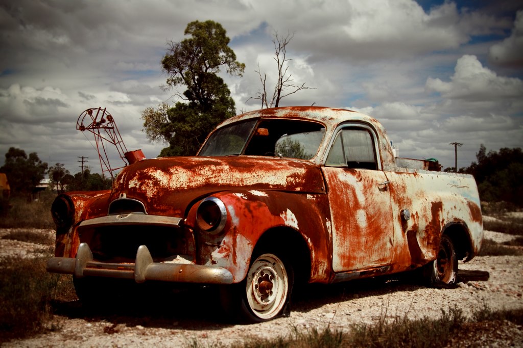 Rusty old ute Rusty old Holden ute at Lightning Ridge Buttz Flickr