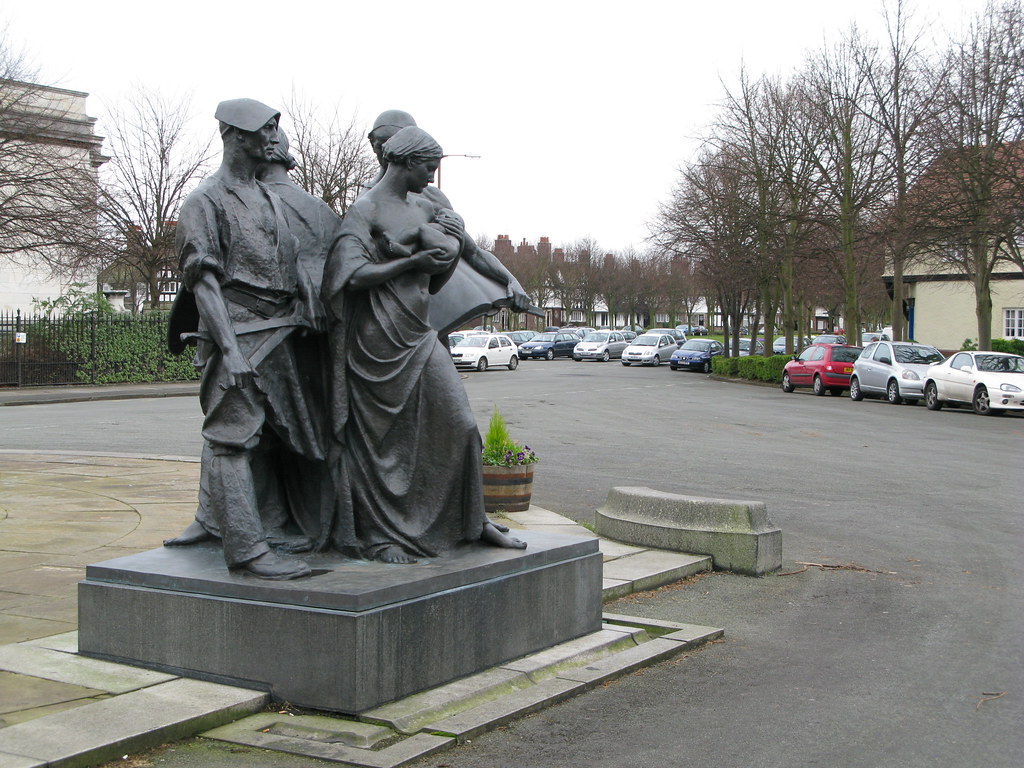Port Sunlight statue Statue in Port Sunlight on the Wirral… Flickr