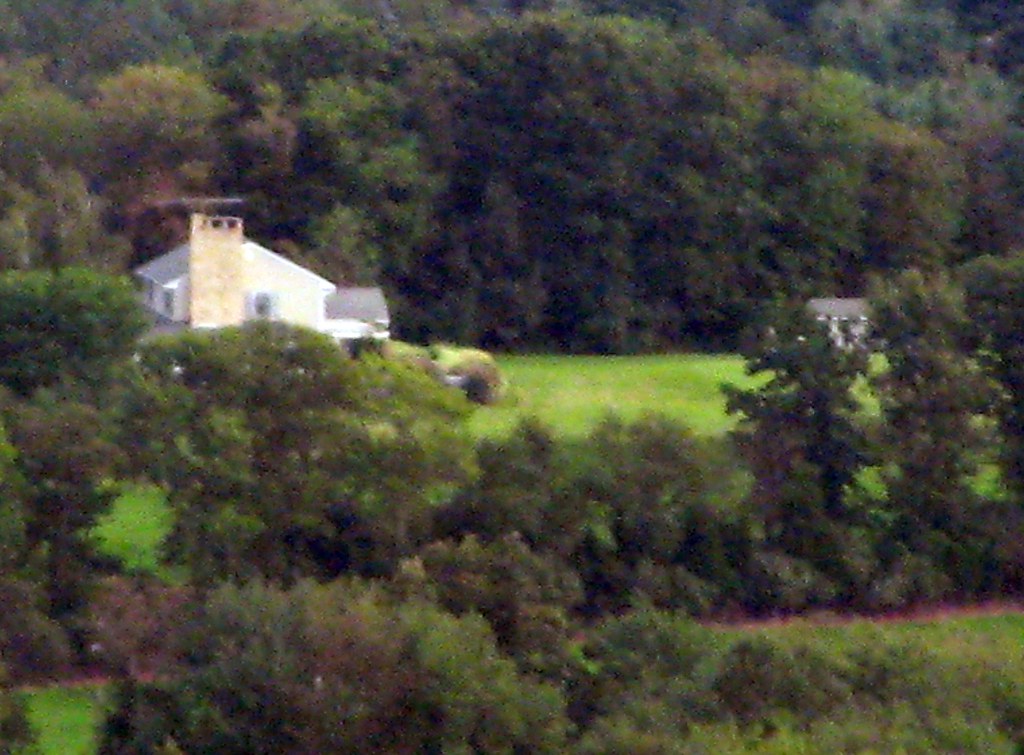 Huge antenna Look at the size of that thing on the house! Michael Flickr