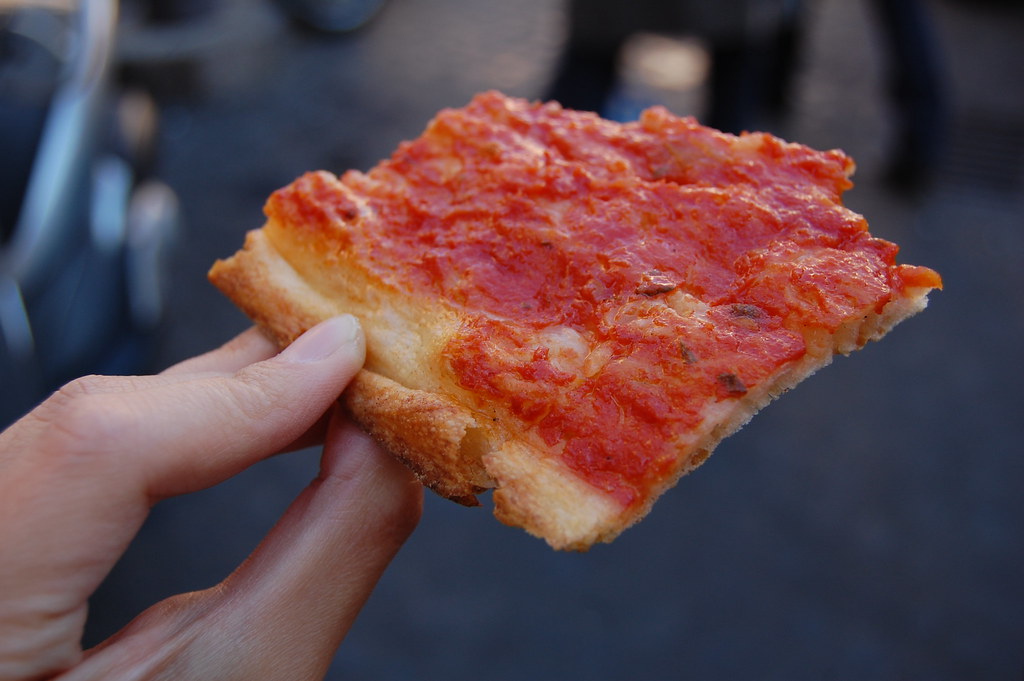 Pizza Rossa From Forno Campo de'Fiori. Blog post at Tamari… Flickr