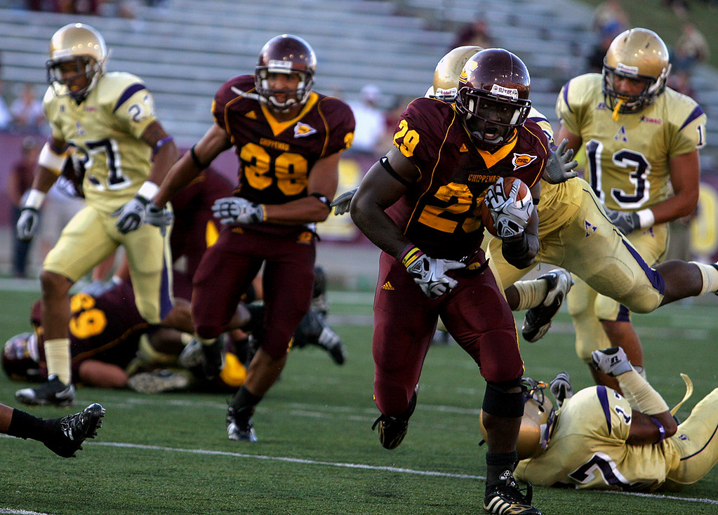 Central Michigan University Football Carl Volny 29 Centra… Flickr