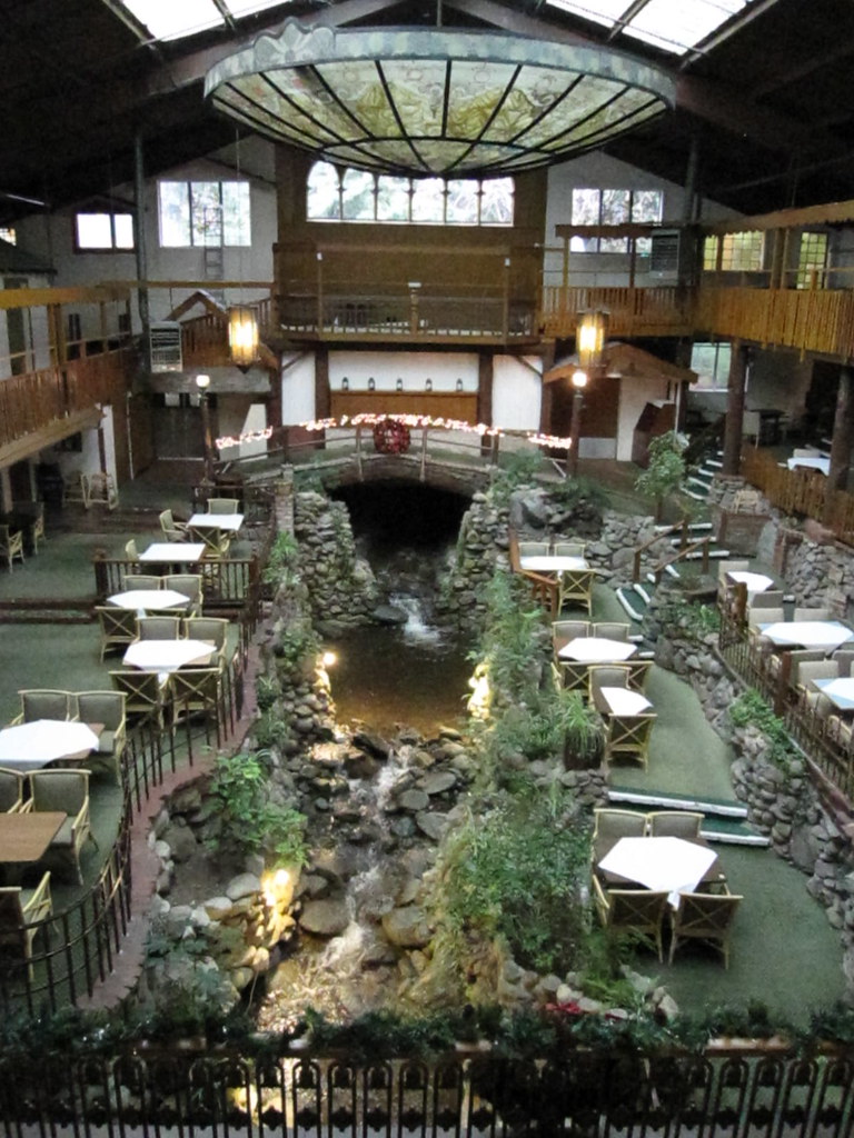 The Brook Room in the Brookdale Lodge Brookdale Lodge, Dec… Flickr