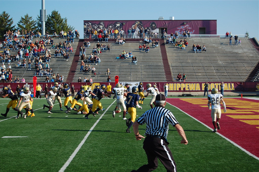 Red Zone Mount Pleasant high school drives for a score aga… Flickr