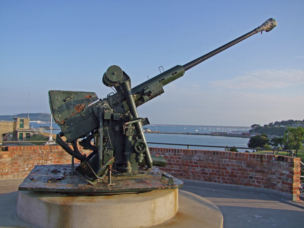 40mm WWII Bofors AntiAircraft Gun 40mm Bofors AntiAircra… Flickr