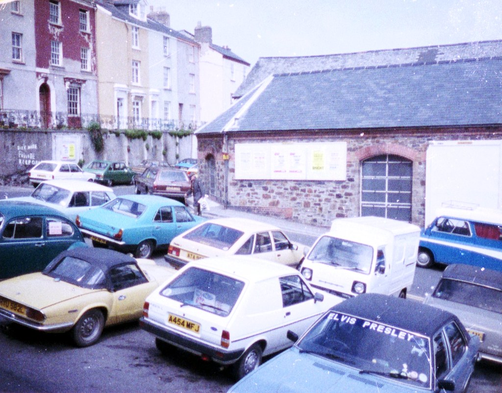 Eighties Cars in Bideford Photo by Emma Cleverly Flickr