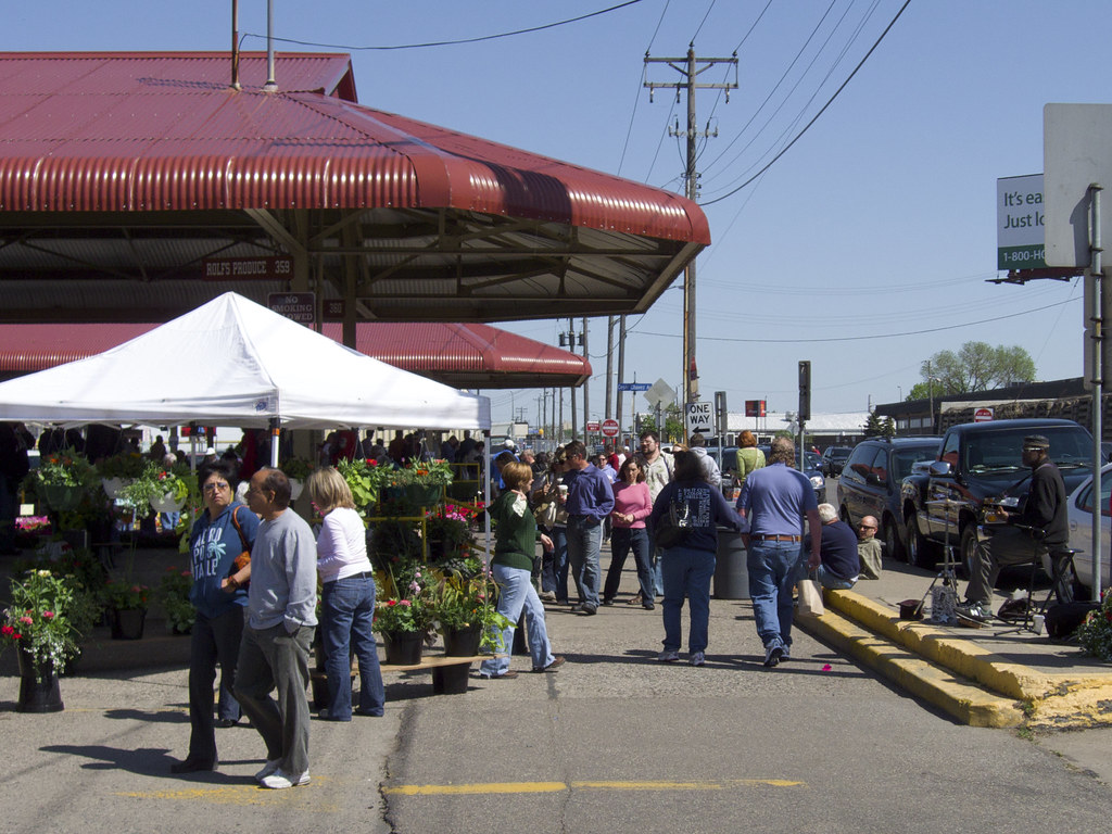 Minneapolis Farmers' Market 2009 02 Gijj Flickr