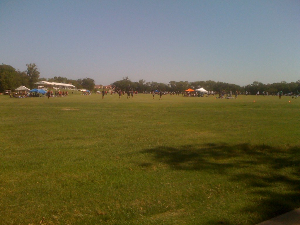 Ultimate The Polo fields were filled with people playing U… Flickr